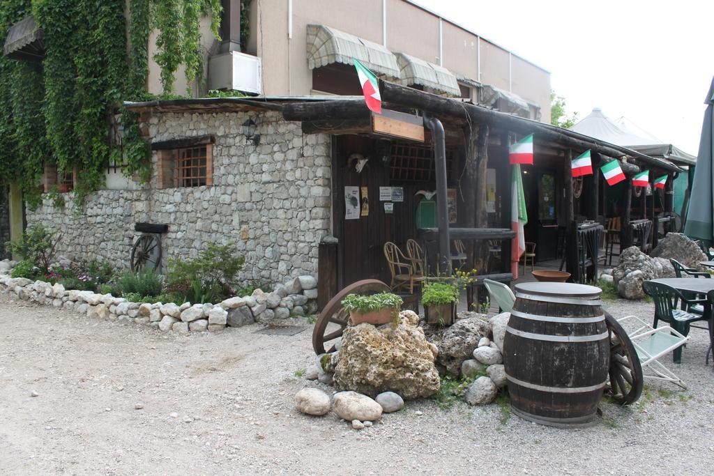 Agriturismo Al Ranch Castello dʼAviano Zewnętrze zdjęcie