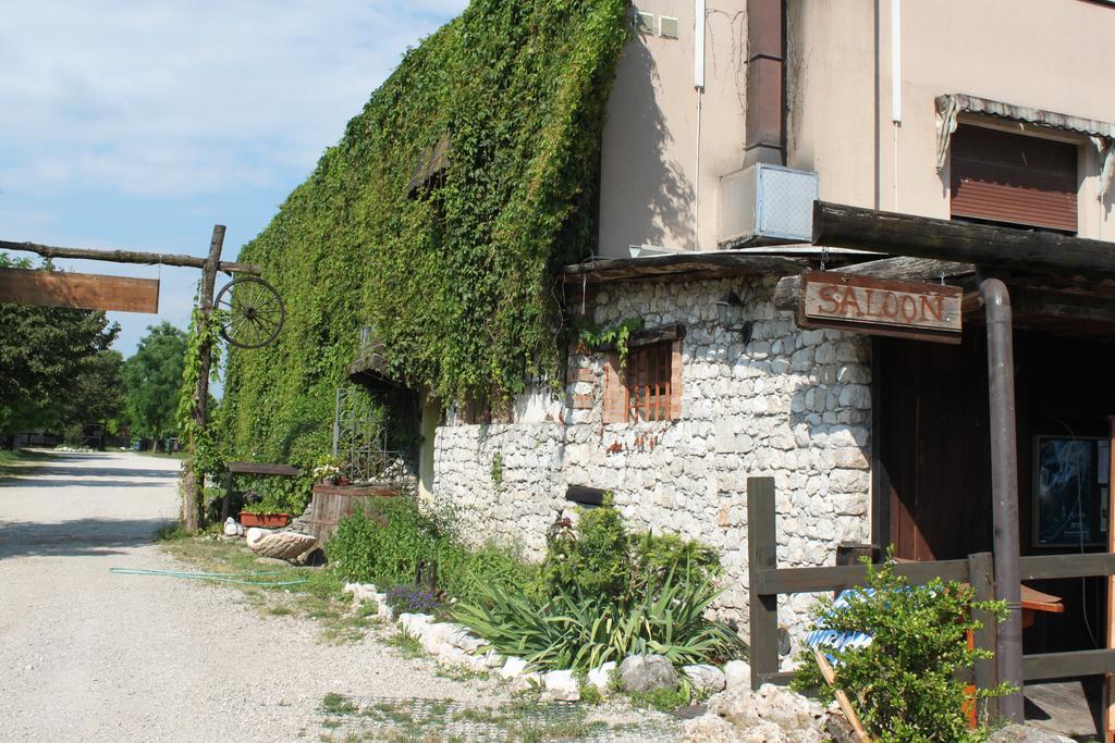 Agriturismo Al Ranch Castello dʼAviano Zewnętrze zdjęcie